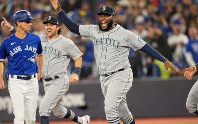 Mariners Came from Behind to Sweep the Blue Jays, Advanced to ALDS